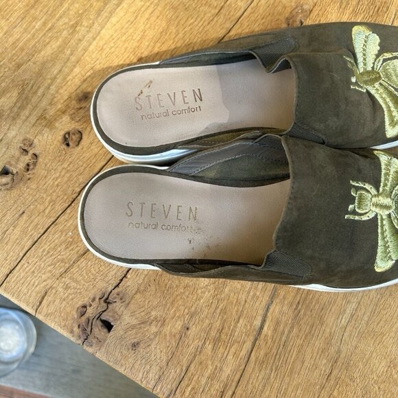 Steven Natural Comfort Green Embroidered Bee
Suede Slip On Shoes Women's Size 9M - Picture 2 of 5